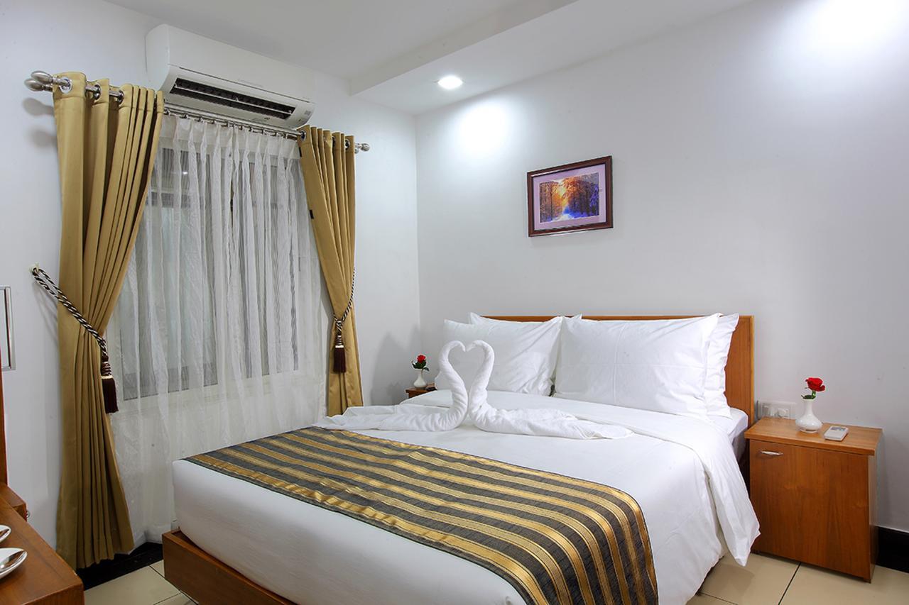 Pgs Inn Kochi Exterior photo